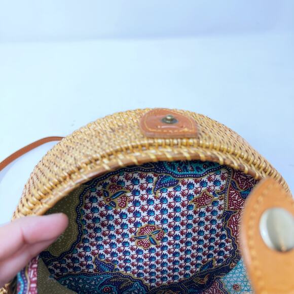 Mavis Round Rattan Crossbody Bag Boho Brown Tan Faux Leather Strap Summer Snap - Picture 13 of 15